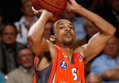 Στη Μπουντιβέλνικ και επίσημα ο Σπένσερ