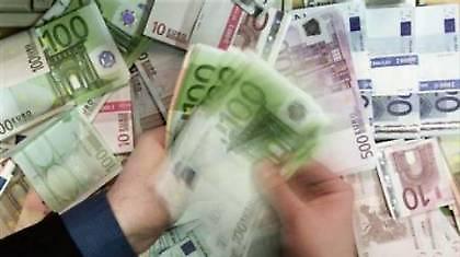 «Κλειδωμένα» τα λεφτά