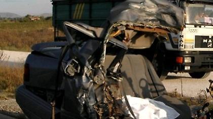 Τραγωδία με επτά νεκρούς σε τροχαίο στα Τρίκαλα