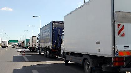 Ακόμα μια μακριά νύχτα στους δρόμους