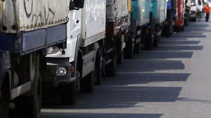 «Γκαζώνουν» κυβέρνηση και φορτηγά!