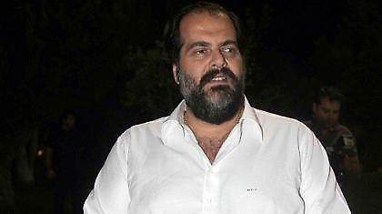 Πατέρας: «Πρέπει να κάνουμε βαθιές τομές»