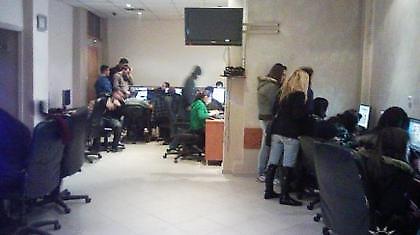 Είχαν στήσει επιχείρηση με «φρουτάκια» σε ίντερνετ καφέ