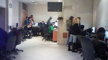 Είχαν στήσει επιχείρηση με «φρουτάκια» σε ίντερνετ καφέ