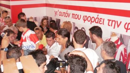 «Ερυθρόλευκο»… show