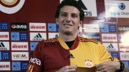 Θέλει Ελάνο η Βόλφσμπουργκ