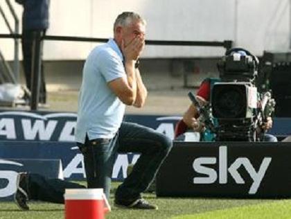 Το πιο ακριβό γονάτισμα (pics)