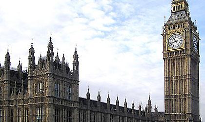 «Σύννεφα» πάνω από τη Βρετανία!