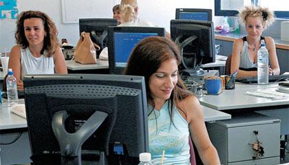 «Παραλύει» το Δημόσιο!