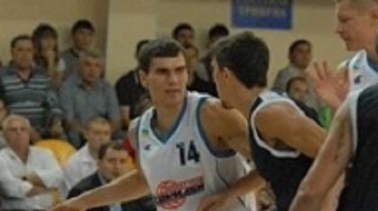 Στους ομίλους Αζοβμας, Γαλατά, Μπενετόν, Τσεντεβίτα