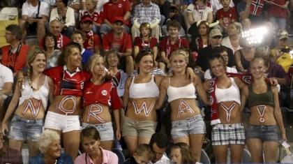 Εντυπωσιακά πλάνα από τα προκριματικά του EURO