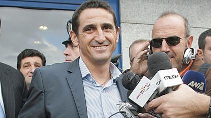 Μανόλο... και με τη βούλα