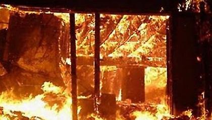 Φωτιά στο κλειστό του Βύρωνα