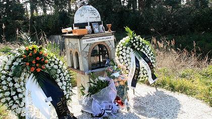 «Αδέρφια, ζείτε»
