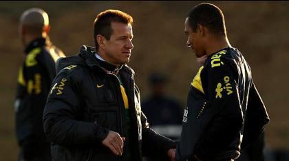 Εγκώμια Ντούνγκα σε Ζιλμπέρτο