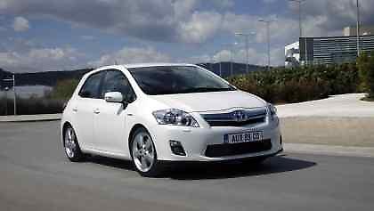 Νέο υβριδικό Toyota το 2012