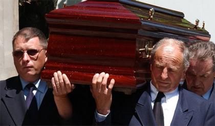 «Ρον, μόλις γύρισα από την κηδεία σου!»