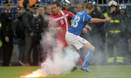 Φοβερά επεισόδια στη Γένοβα! (pics)