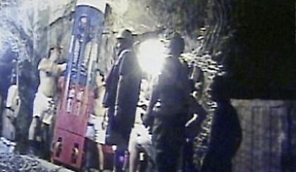 Η ''έξοδος'' των μεταλλωρύχων! (live streaming)