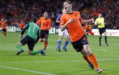 Έφτασε τον Φαν Μπάστεν ο Χούντελααρ (video)