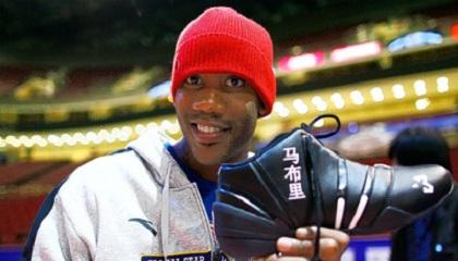 Για τρία ακόμη χρόνια στην Κίνα ο Μάρμπερι!