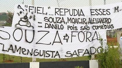 «Έξω Σόουζα, ξεδιάντροπε»!