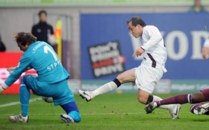 Αποθέωση για Γκέκα