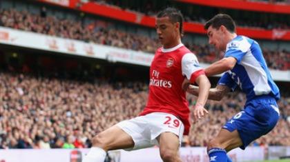 Σαμάκ: «Με ακούμπησε, δεν έπεσα μόνος μου»