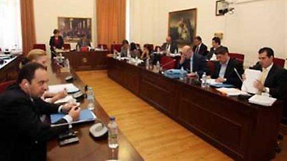 Άναψαν φωτιές τα πορίσματα