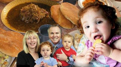 Εφαγε για πρώτη φορά στα δύο της χρόνια!