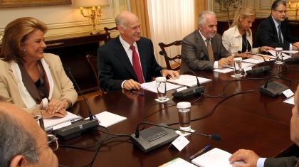 Είμαστε κοντά σας- είμαστε μαζί σας!