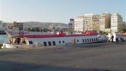 Μηχανική βλάβη στο «Flying Dolphin 15»