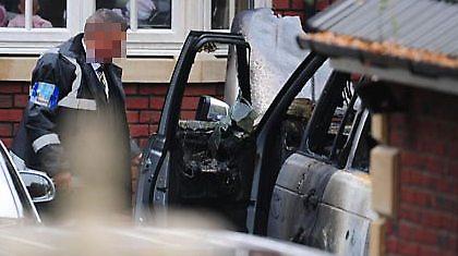 Στις φλόγες το τζιπ του Κάρολ