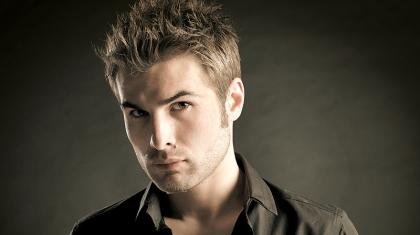 Ξυλοφόρτωσε σερβιτόρο ο Μούτου