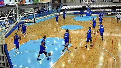 Στο παρκέ οι «θαλασσί»