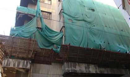 Κατεδαφίστηκε το πρώην κτίριο του ΝΑΤ (video)