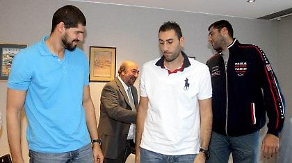 Παραιτήθηκε και ο Ντικούδης