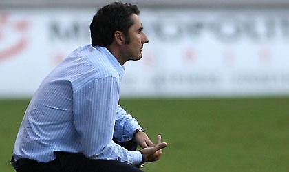 Τα βάζει στο κομπιούτερ και τα βγάζει στο γήπεδο!