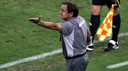 «Η Αρμίνια Μπίλεφελντ εξετάζει Λίνεν»