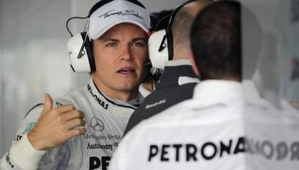 Ακόμη απορεί…