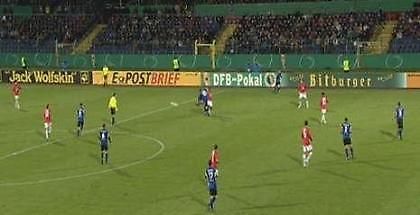 Σκόραρε από το σπίτι του... (video)