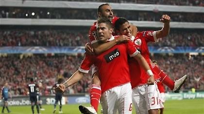 Μάρτινς κερνάει…(vids)