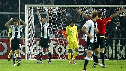 Λύγισε κι αυτή!