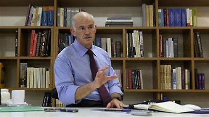 Συνέντευξη Παπανδρέου μέσω Twitter και Facebook