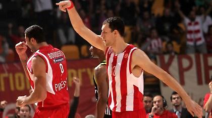 Νοκ άουτ ο Μαυροκεφαλίδης