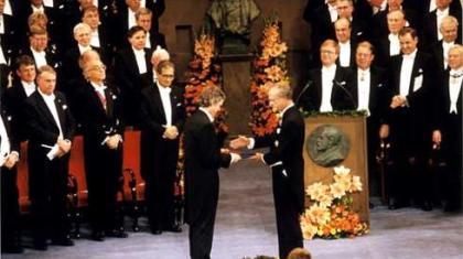 Αν σας καλέσουν στα Νόμπελ, μην πάτε...