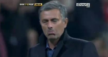 Ο Μουρίνιο «εξερράγη» και αποβλήθηκε (video)