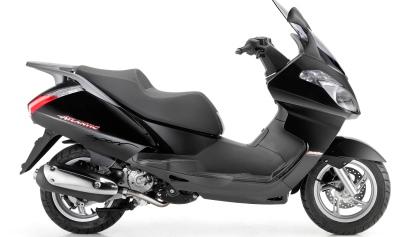 Aprilia Αtlantic στα 300 κ.εκ.