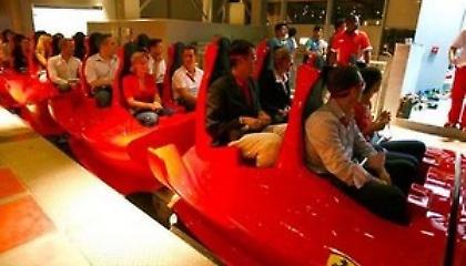 Αλόνσο και Μάσα σε τρενάκι για... μεγάλους (vid)