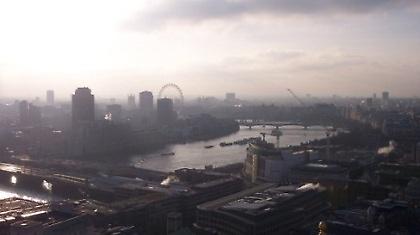 Ψεκάζουν το νέφος στο Λονδίνο!